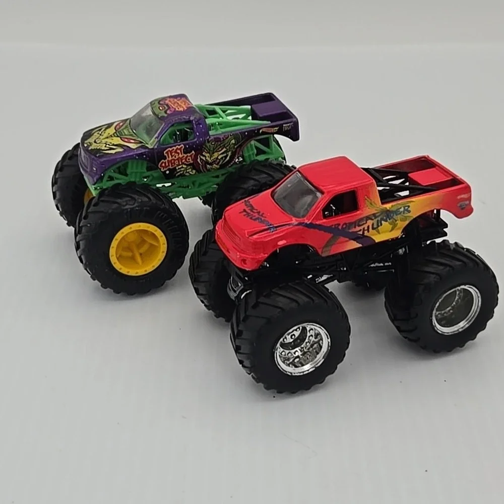 Hot Wheels Monster Jam TROPICAL THUNDER And Test Subject‎ Monster Truck 1:64 Lot